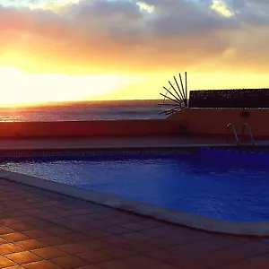 Lona, El Cieno Mit Pool Direkt Am Apartamento
